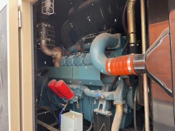 400 kW Generator Enclosed Engine