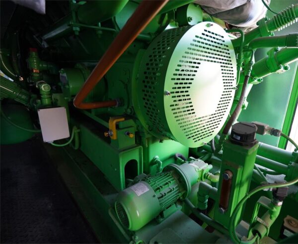 Jenbacher engine side view